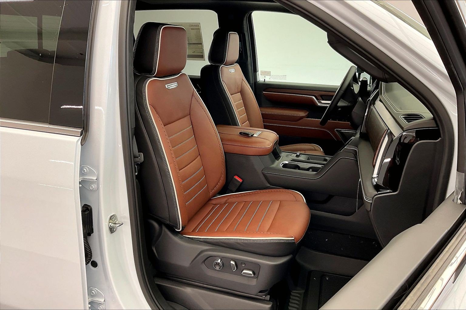 New 2026 GMC Sierra 3500 Denali Ultimate AWD/4WD image 9