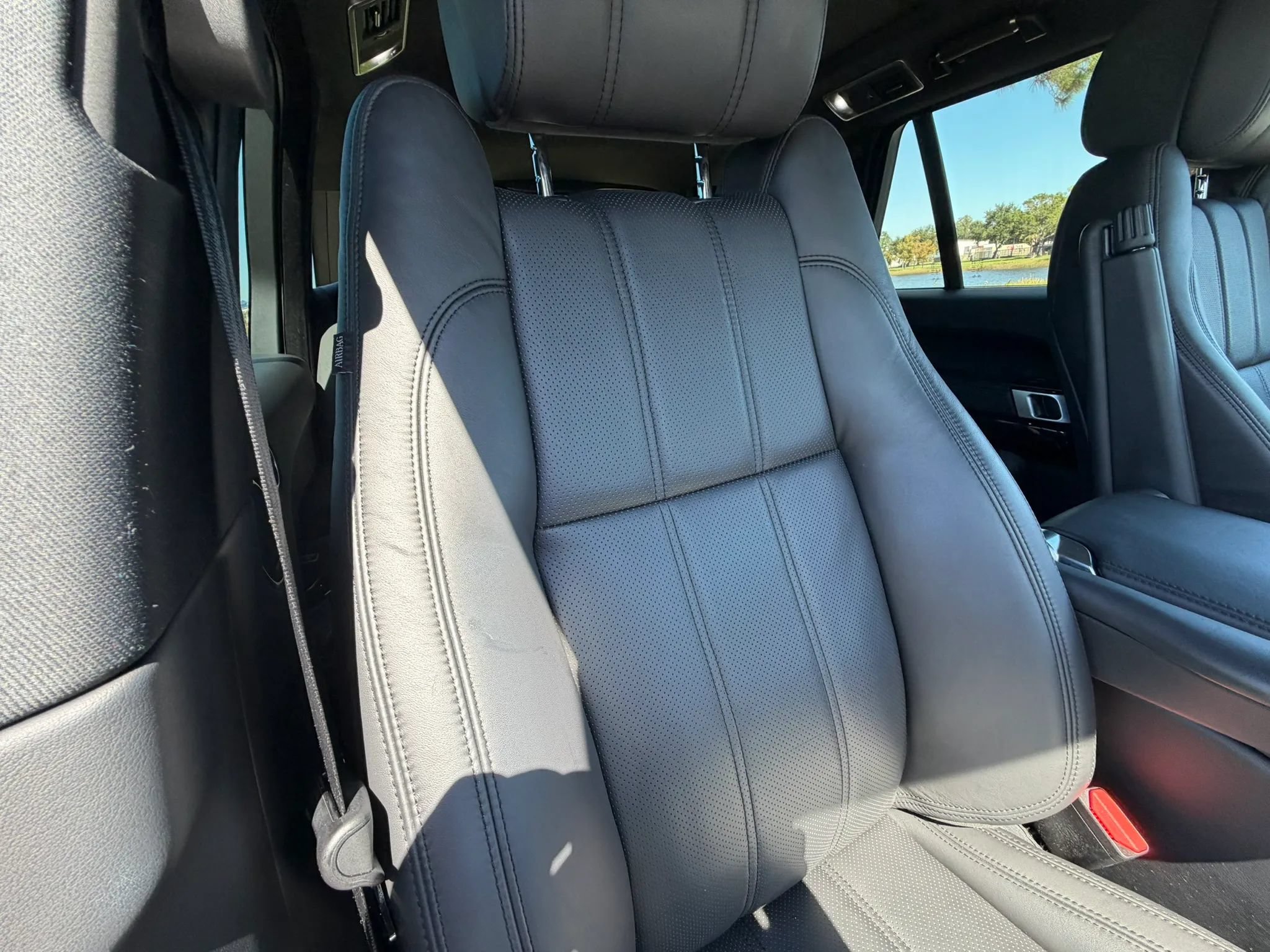 Used 2014 Land Rover Range Rover Supercharged AWD/4WD image 18