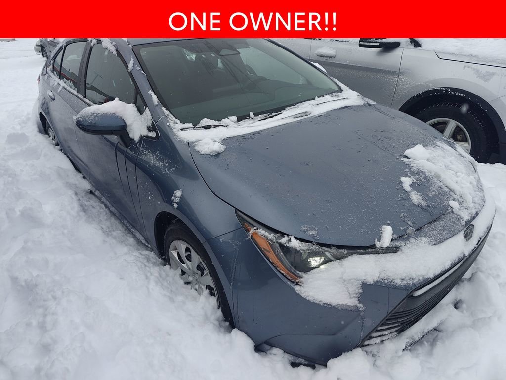 Used 2024 Toyota Corolla LE image 3