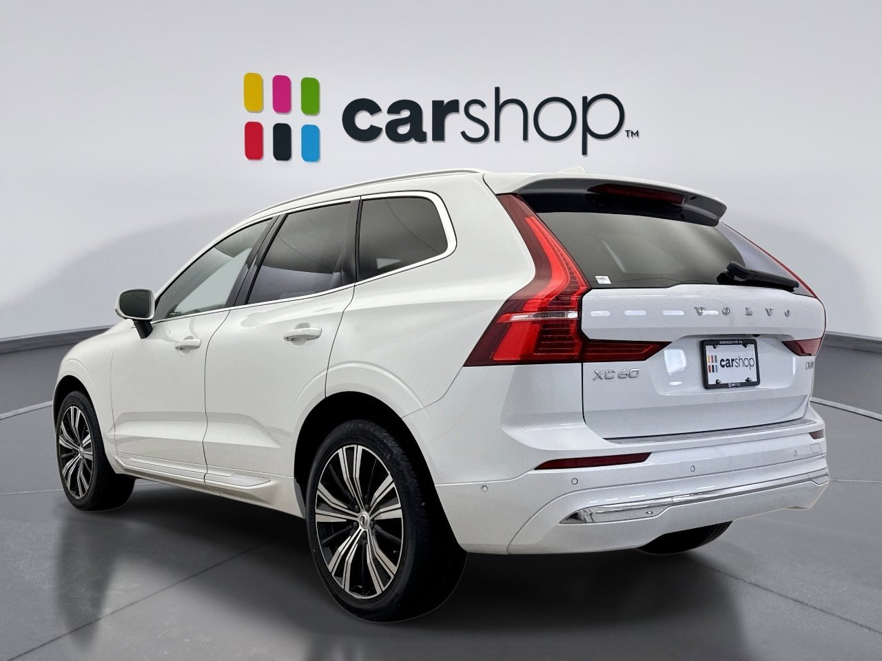 Used 2023 Volvo XC60 B5 Plus image 3