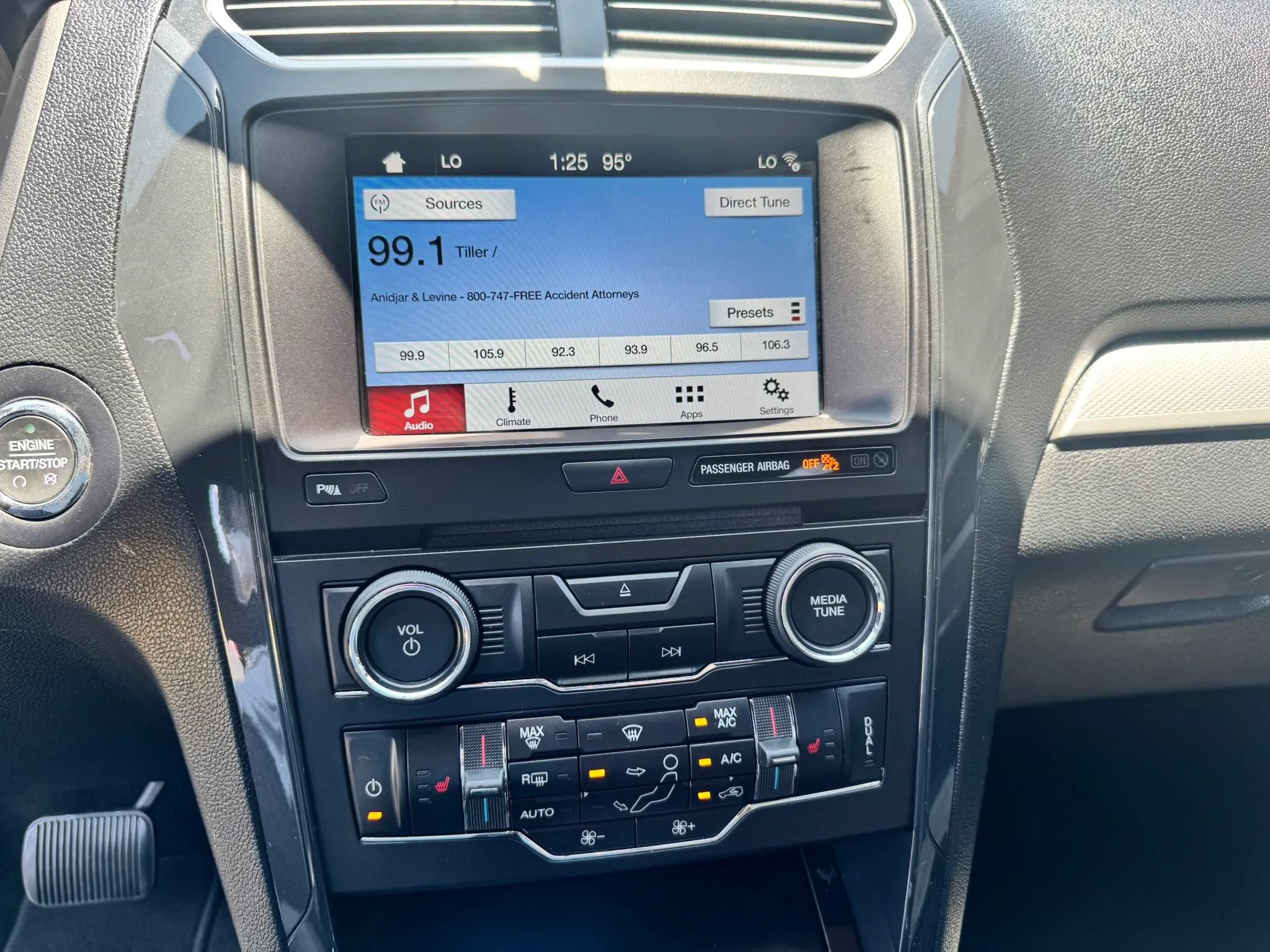 Used 2017 Ford Explorer XLT w/ Equipment Group 202A FWD image 23