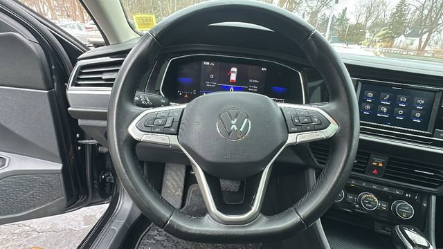 Used 2022 Volkswagen Jetta SE image 14