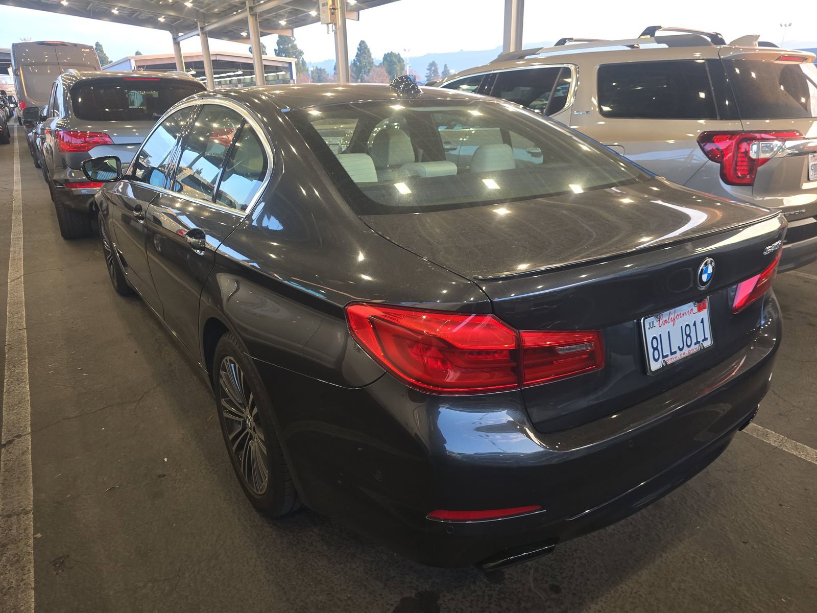 Used 2019 BMW 540i w/ Premium Package image 6