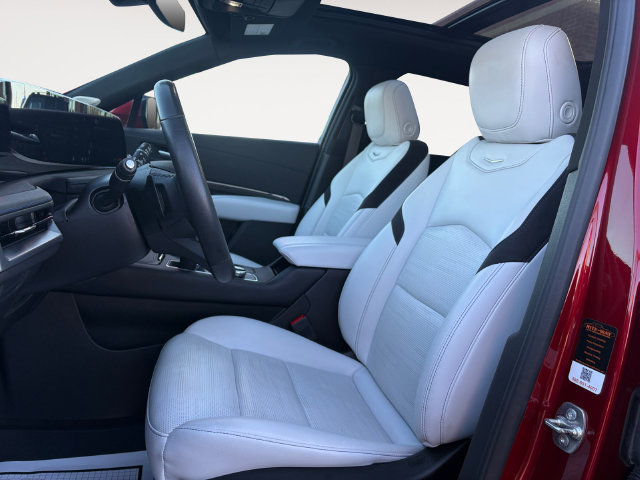 Used 2024 Cadillac XT4 Sport AWD/4WD image 9