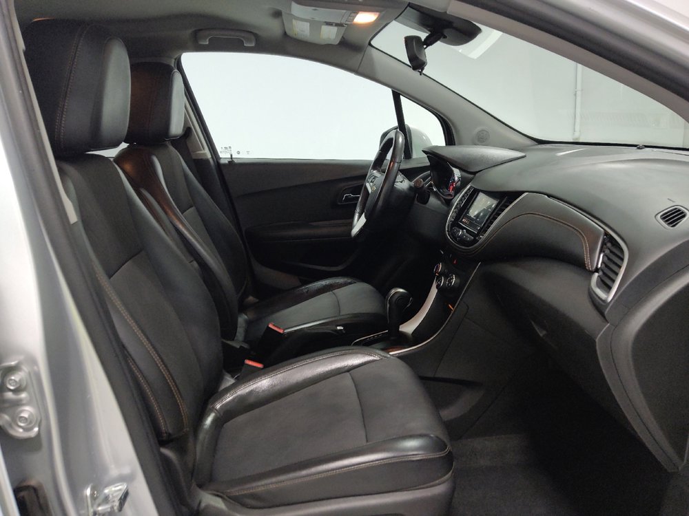 Used 2019 Chevrolet Trax LT w/ LT Convenience Package image 21