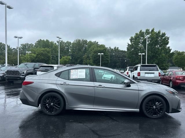 Used 2025 Toyota Camry SE FWD image 5
