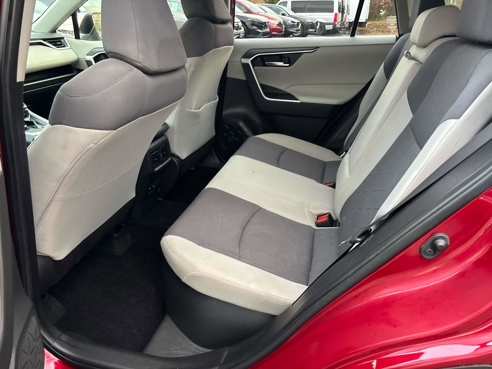 Used 2021 Toyota RAV4 XLE w/ Convenience Package image 22