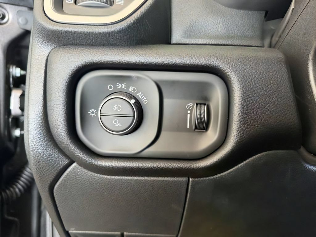 New 2026 RAM 2500 Big Horn AWD/4WD image 18