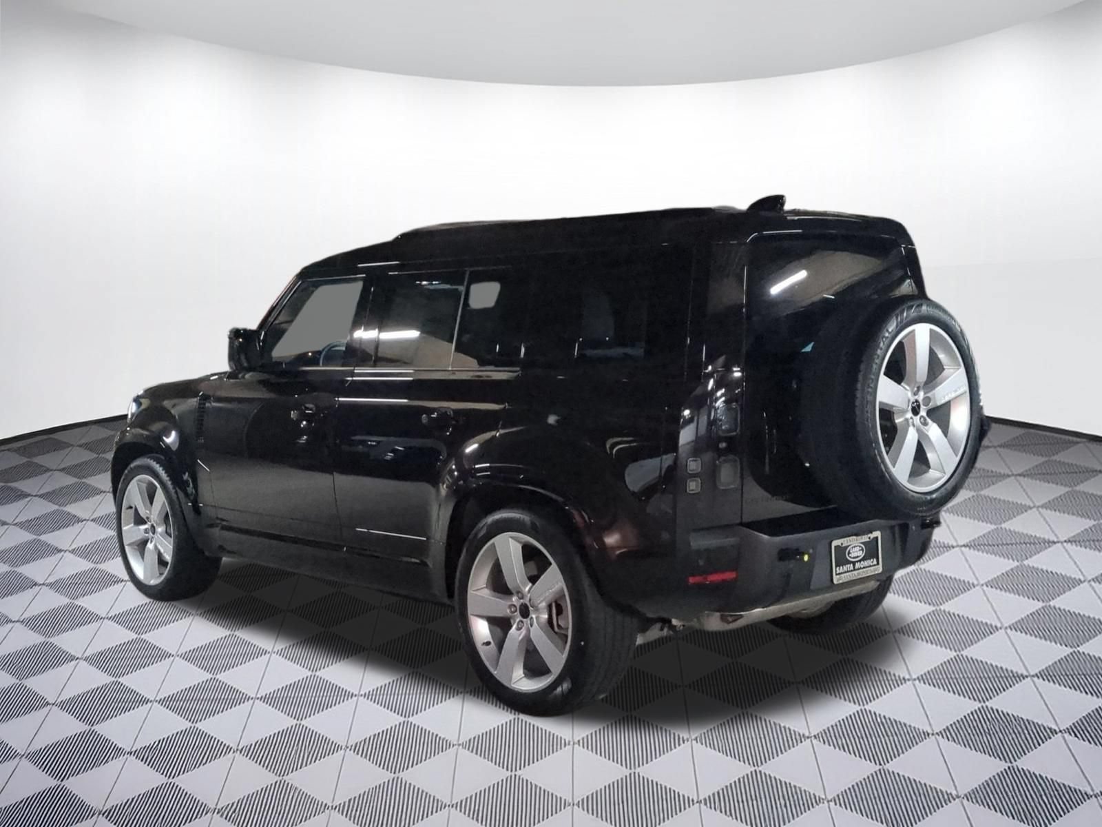 New 2026 Land Rover Defender 110 X-Dynamic SE AWD/4WD image 3