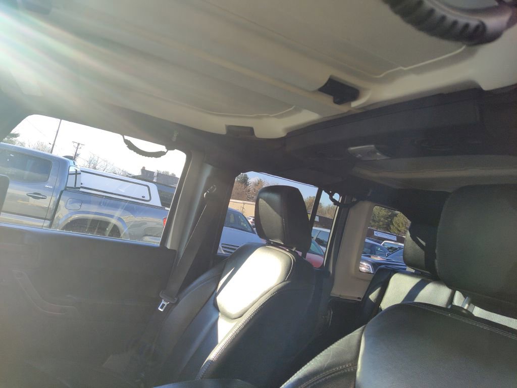 Used 2018 Jeep Wrangler Unlimited Sahara AWD/4WD image 29