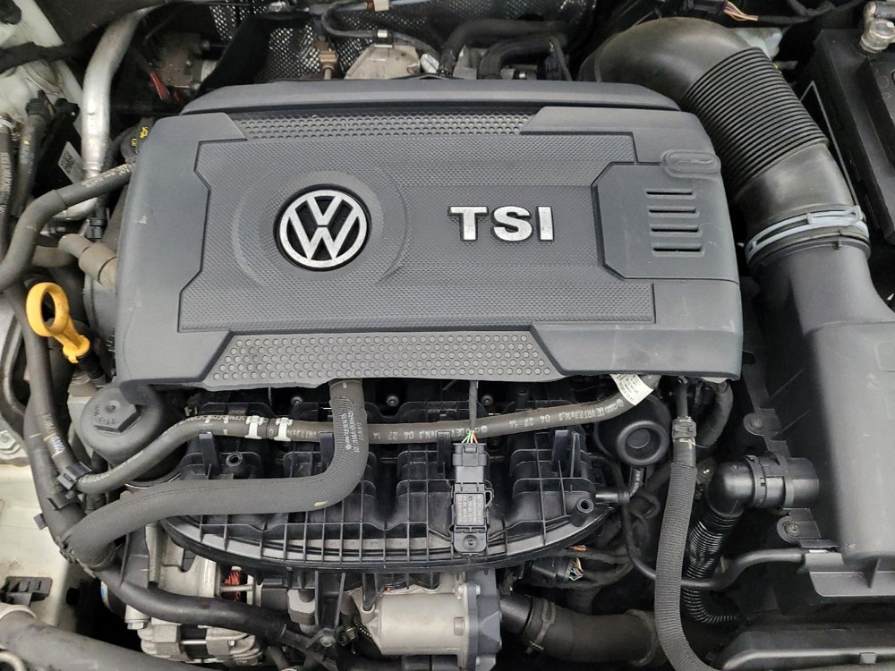 Used 2015 Volkswagen Golf S image 30