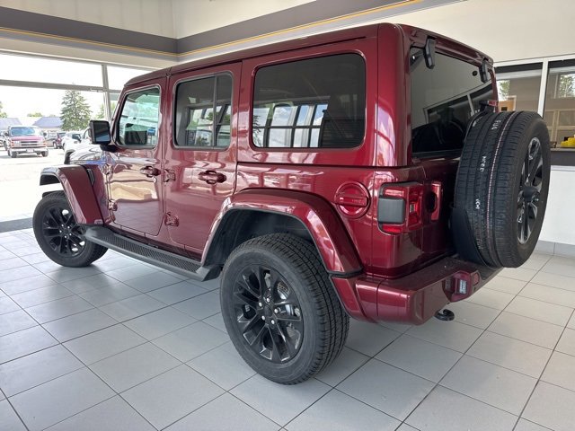 Used 2021 Jeep Wrangler Unlimited Sahara image 4