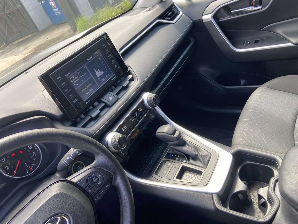 Used 2021 Toyota RAV4 XLE FWD image 23