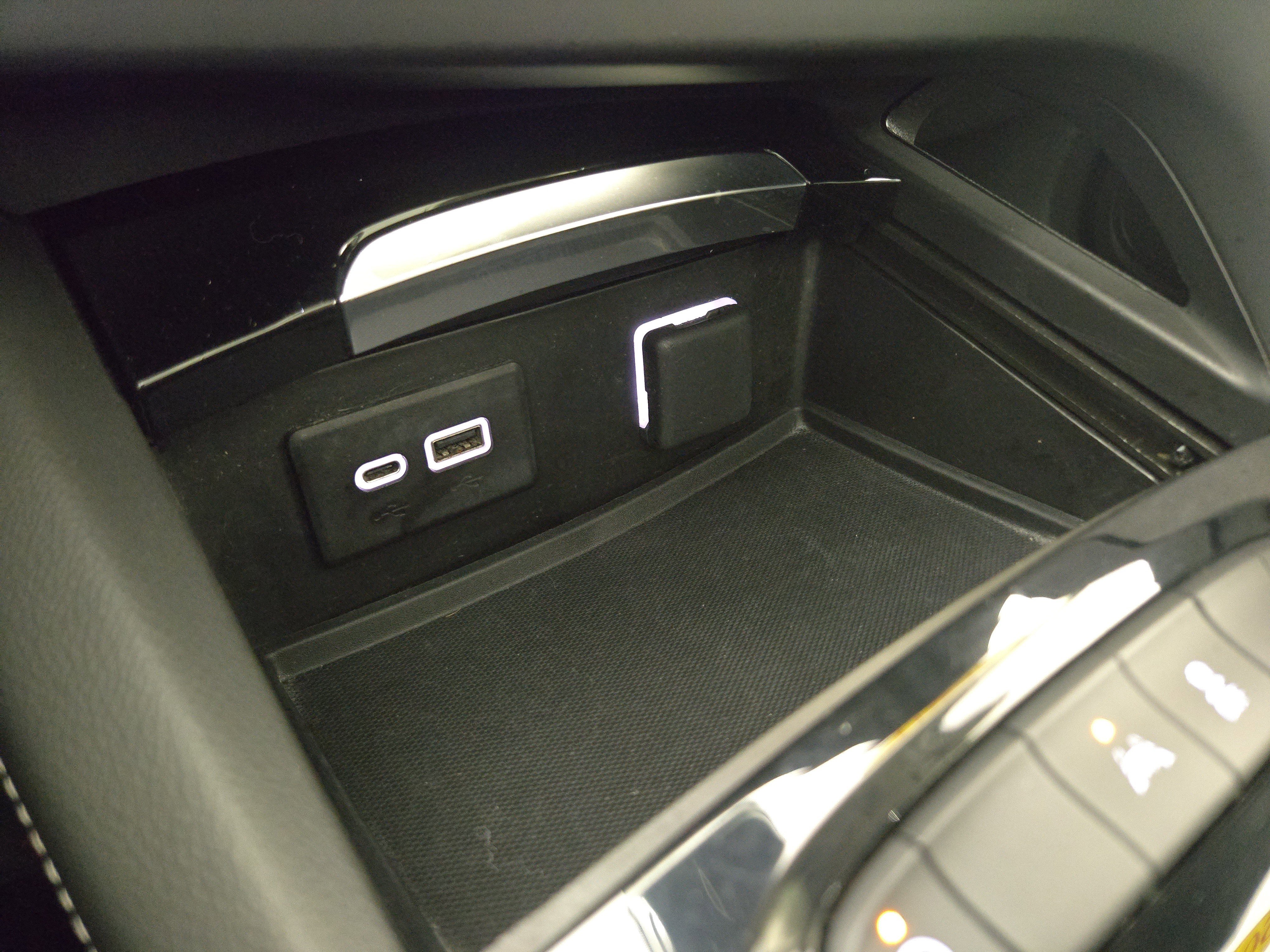 Certified 2023 Buick Envision Essence w/ Sport Touring Package image 28