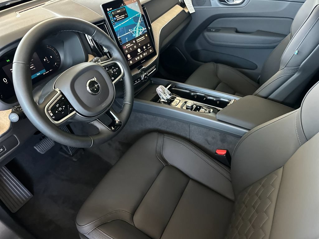 New 2026 Volvo XC60 B5 Plus AWD/4WD image 9