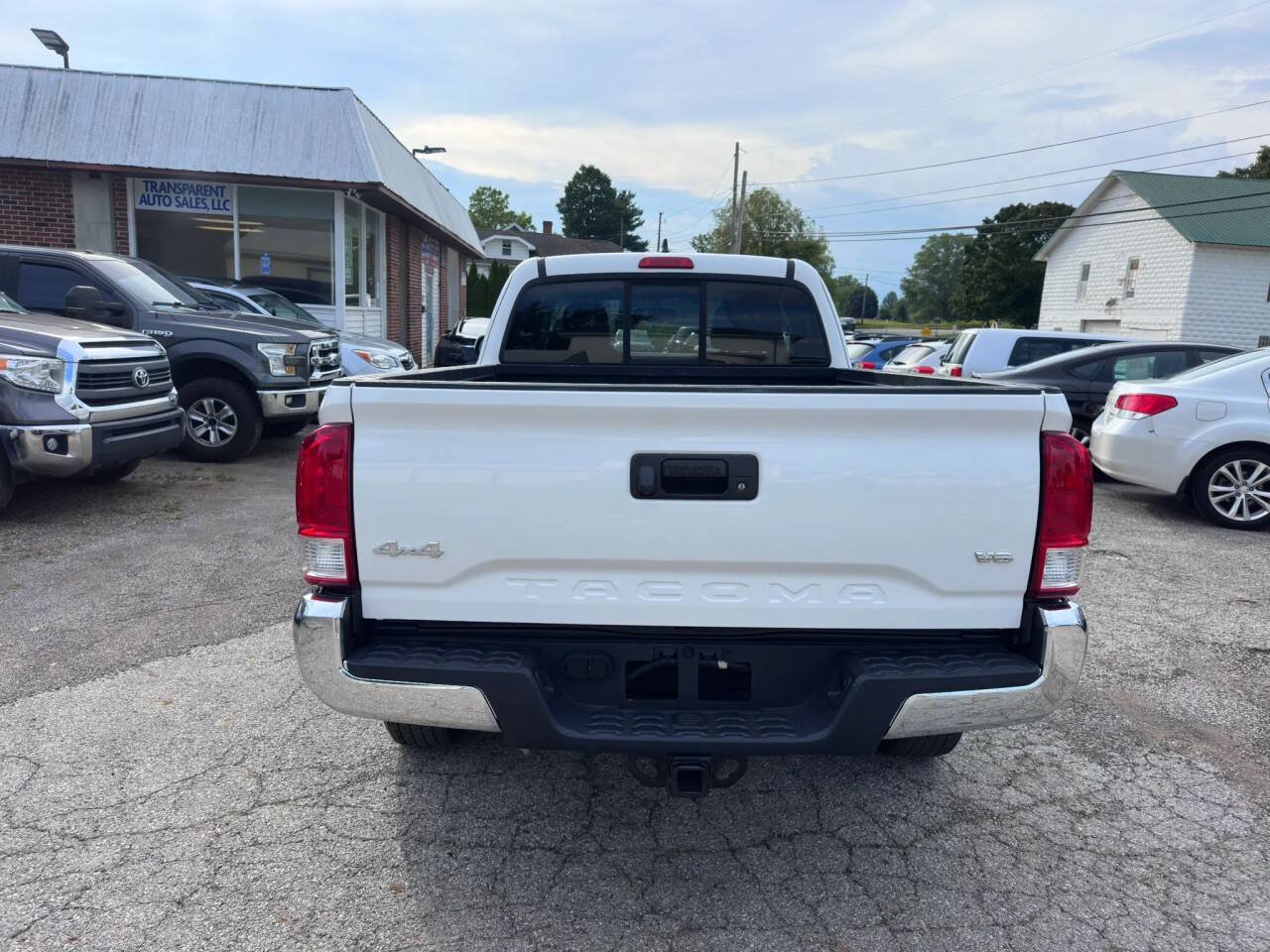 Used 2017 Toyota Tacoma SR5 w/ Tow Package AWD/4WD image 7