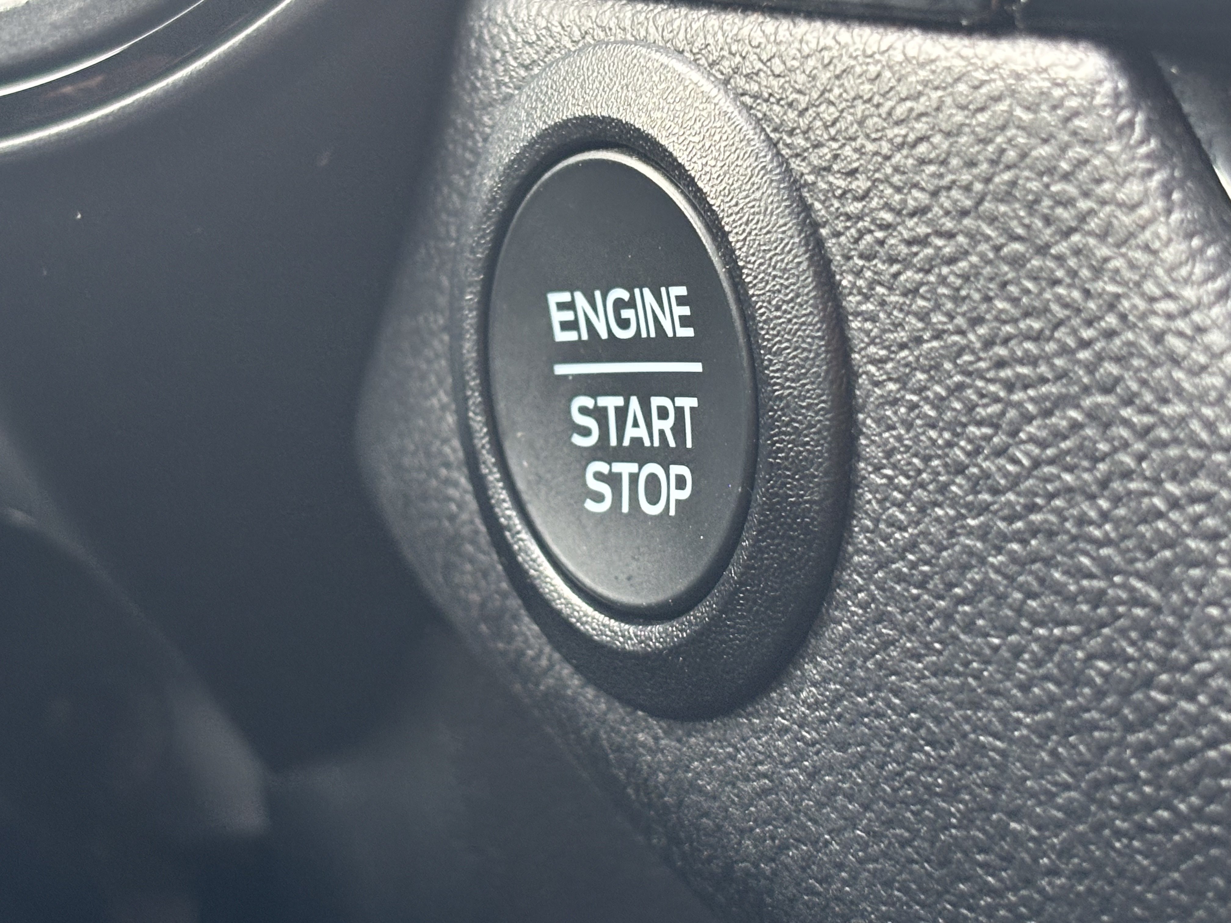 Used 2025 Ford Escape ST-Line AWD/4WD image 23