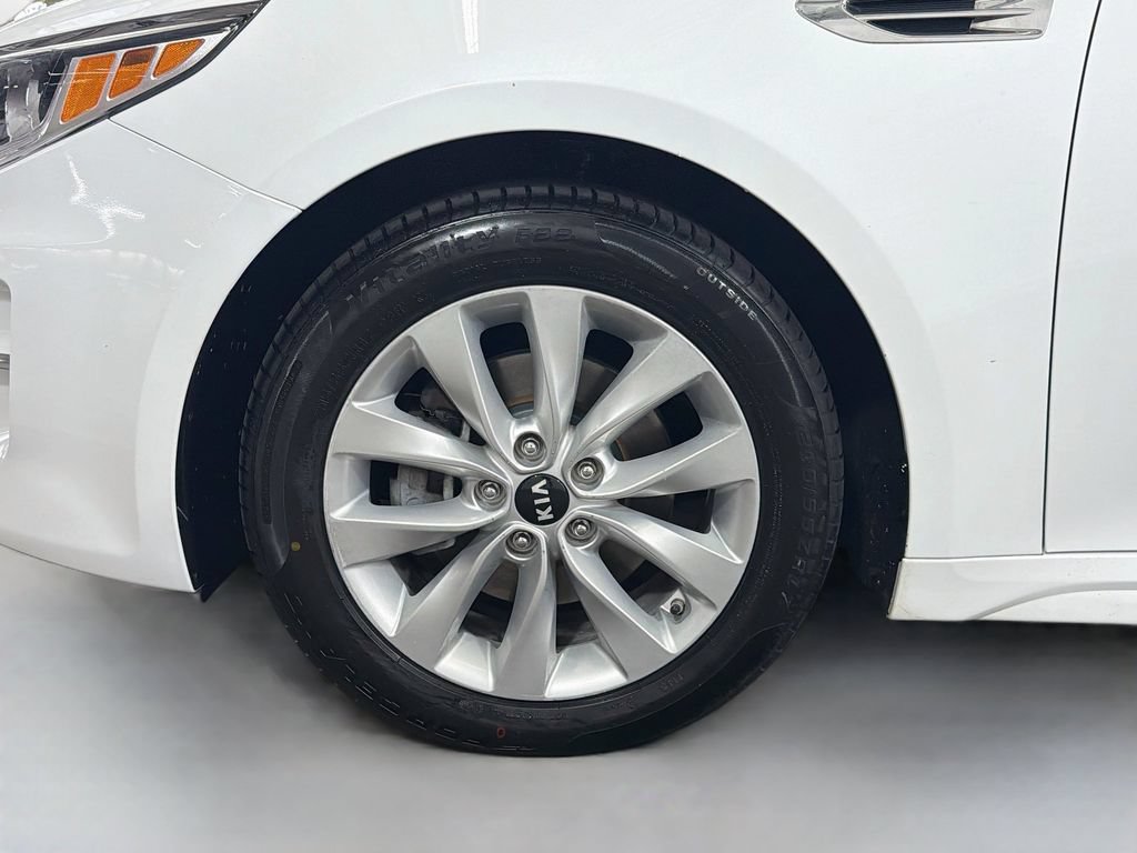 Used 2017 Kia Optima LX FWD image 29