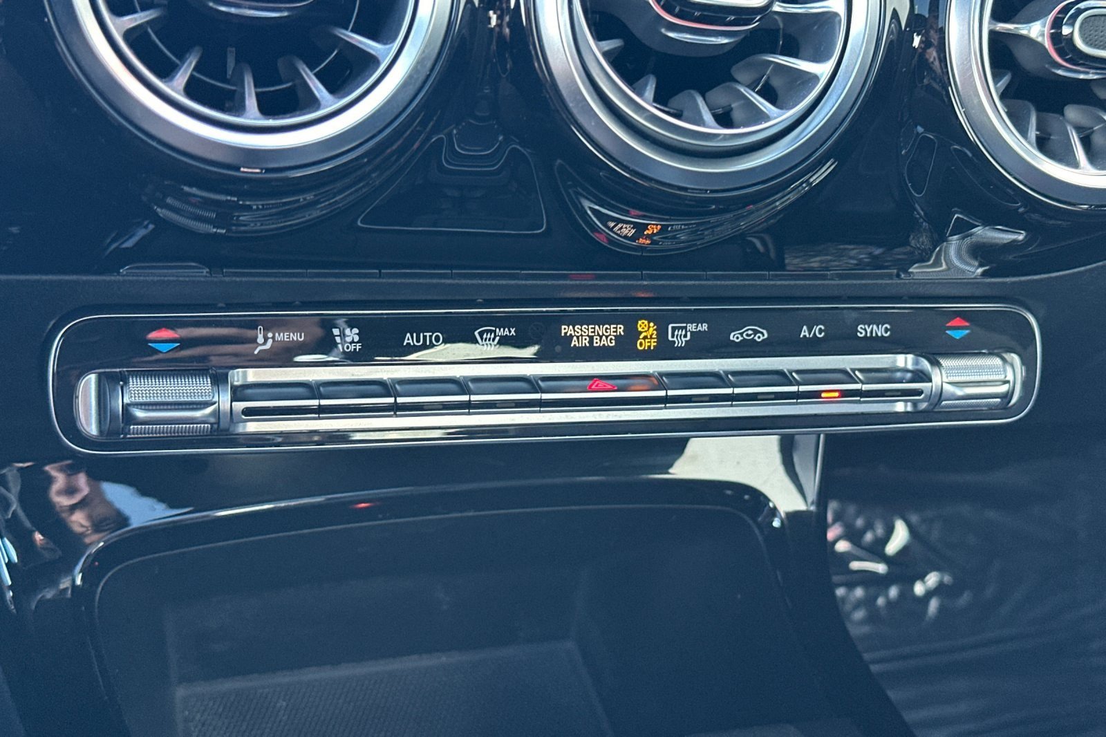 Used 2023 Mercedes-Benz CLA 250 w/ Premium Package image 18