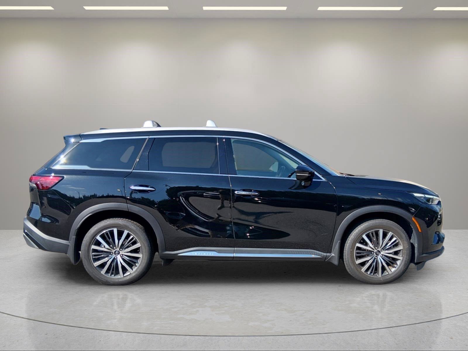 Used 2023 INFINITI QX60 Sensory AWD/4WD image 6