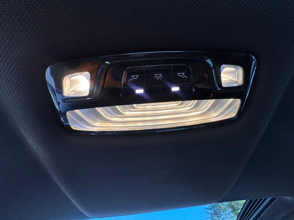 Used 2020 BMW 530i xDrive w/ Premium Package image 24