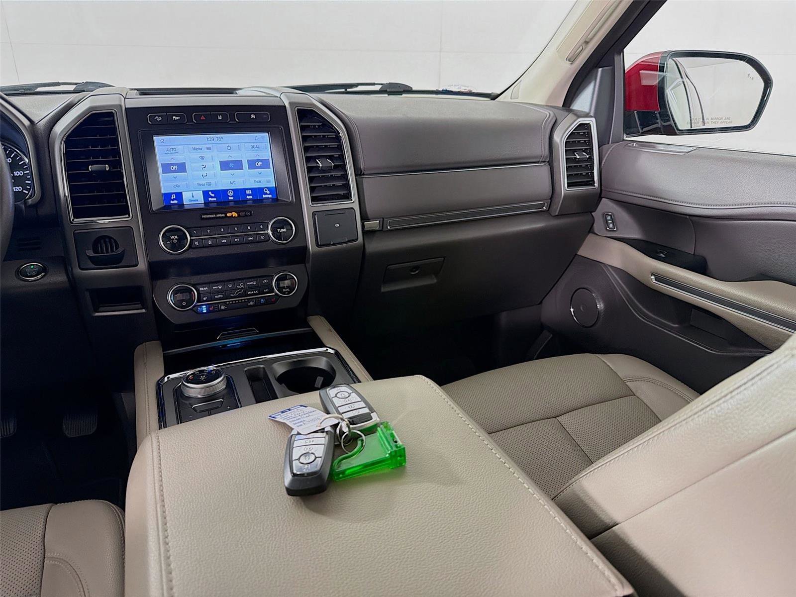 Used 2020 Ford Expedition XLT w/ Equipment Group 202A AWD/4WD image 25