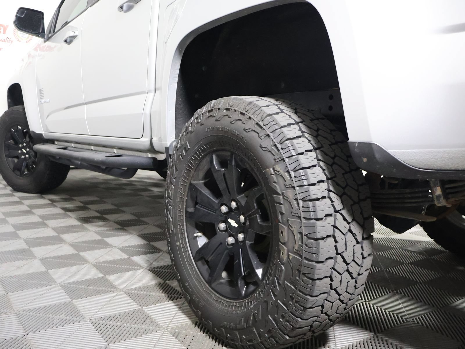 Used 2019 Chevrolet Colorado Z71 AWD/4WD image 9