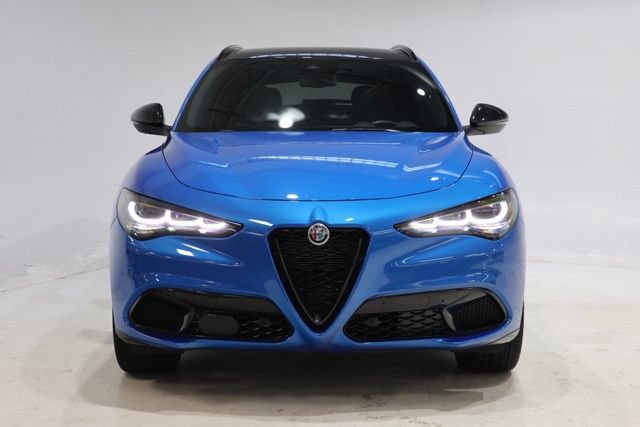 Used 2024 Alfa Romeo Stelvio Veloce AWD/4WD image 2
