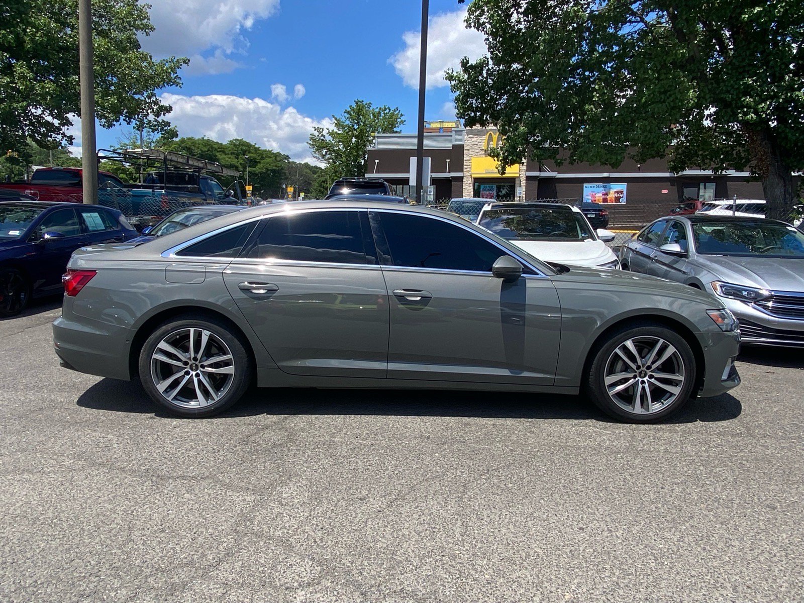 Used 2023 Audi A6 Premium Plus w/ Premium Plus Package AWD/4WD image 2