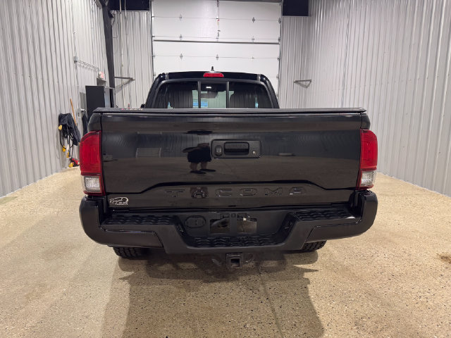Used 2018 Toyota Tacoma TRD Sport AWD/4WD image 7