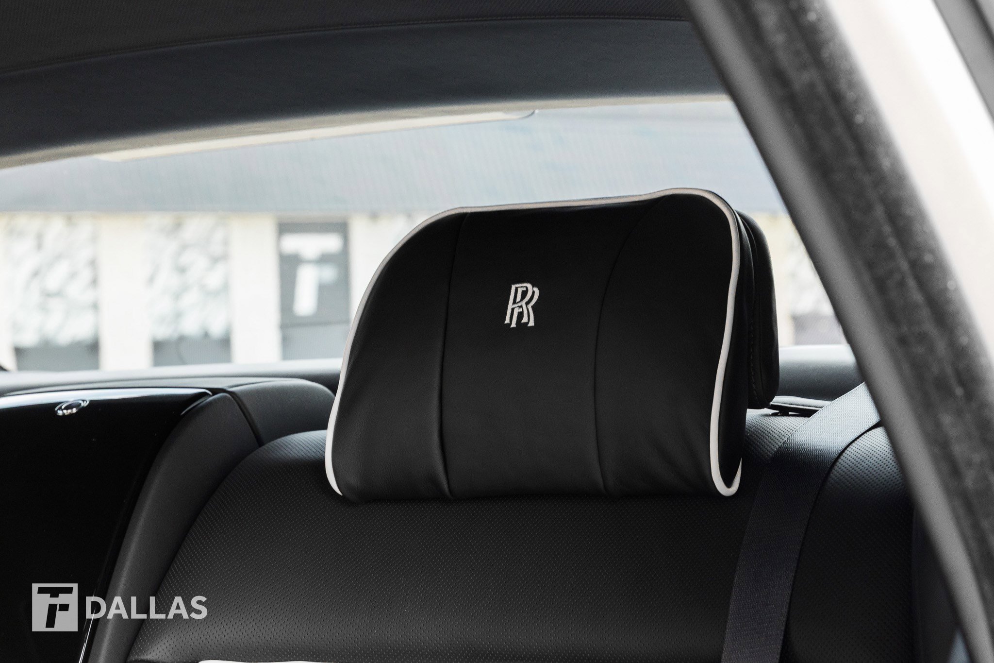 Used 2023 Rolls-Royce Phantom Sedan w/ The Phantom Package image 36