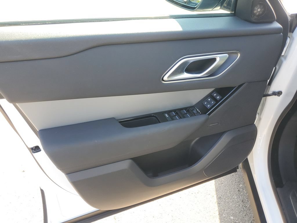 Used 2025 Land Rover Range Rover Velar S AWD/4WD image 8