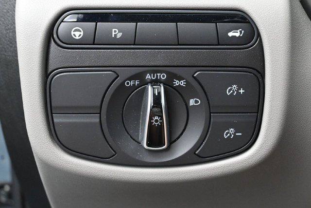 Used 2024 INFINITI QX50 Luxe AWD/4WD image 16