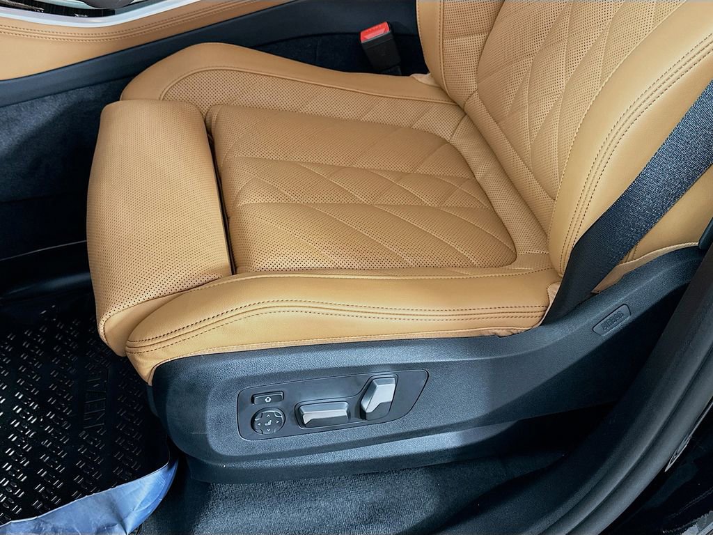 New 2026 BMW X5 xDrive50e w/ M Sport Package image 25