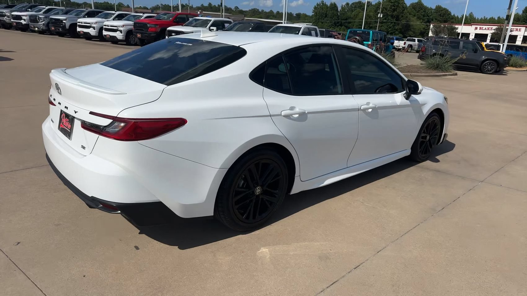 Used 2025 Toyota Camry SE FWD image 8