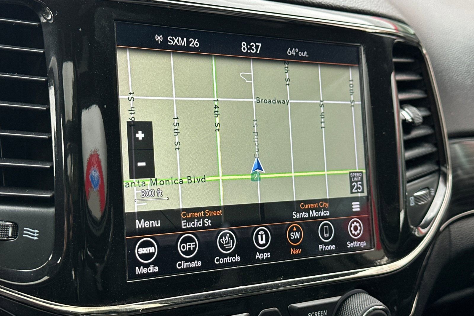 Used 2021 Jeep Grand Cherokee Limited X RWD image 20