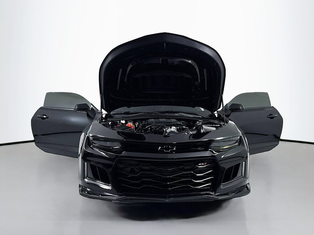 Used 2018 Chevrolet Camaro ZL1 RWD image 32