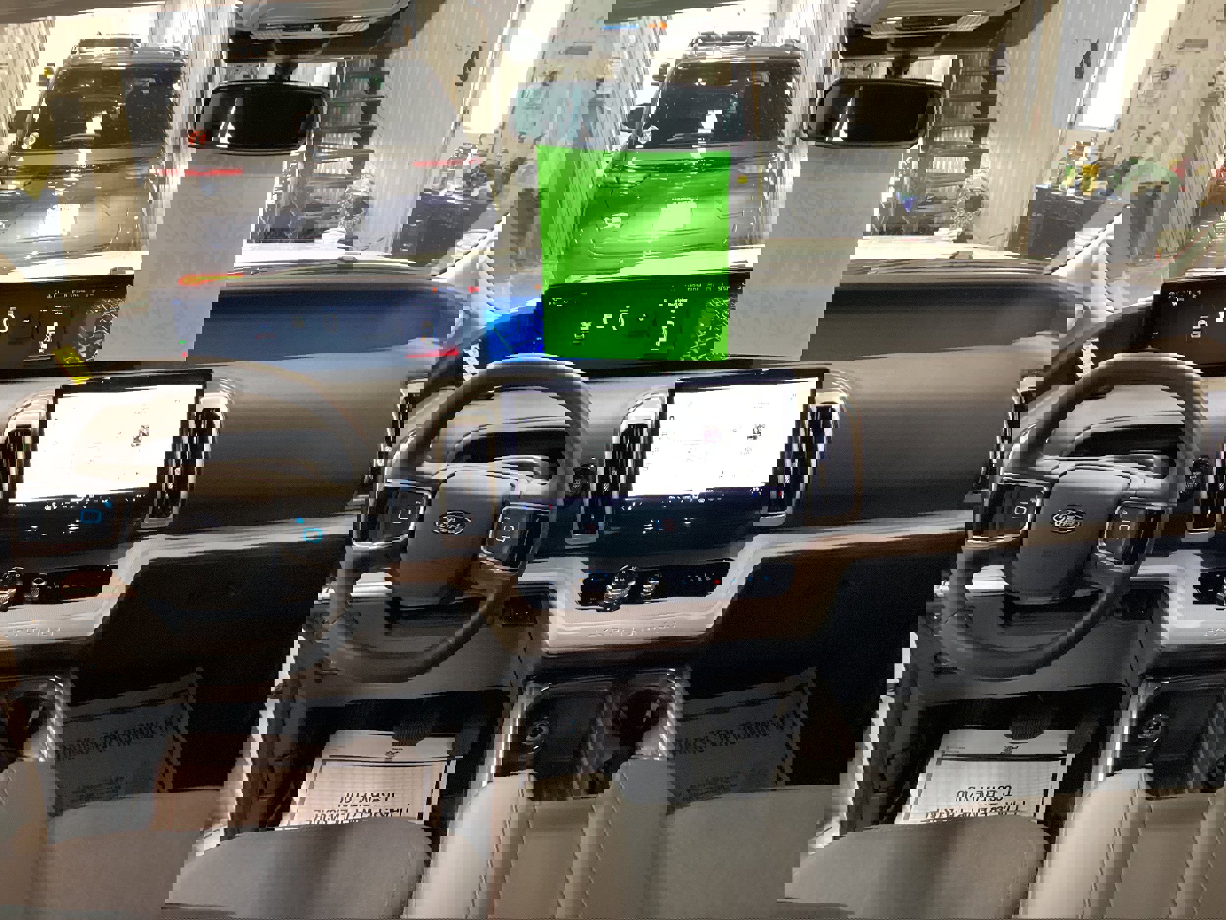 Used 2025 Ford Expedition Active image 16