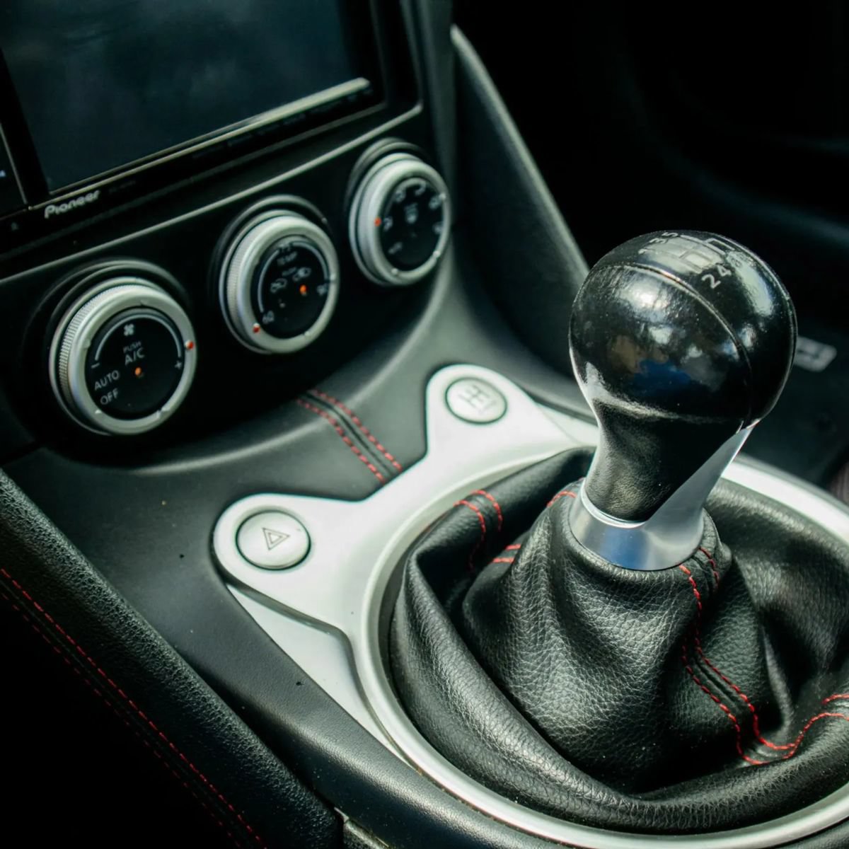 Used 2009 Nissan 370Z NISMO RWD image 29