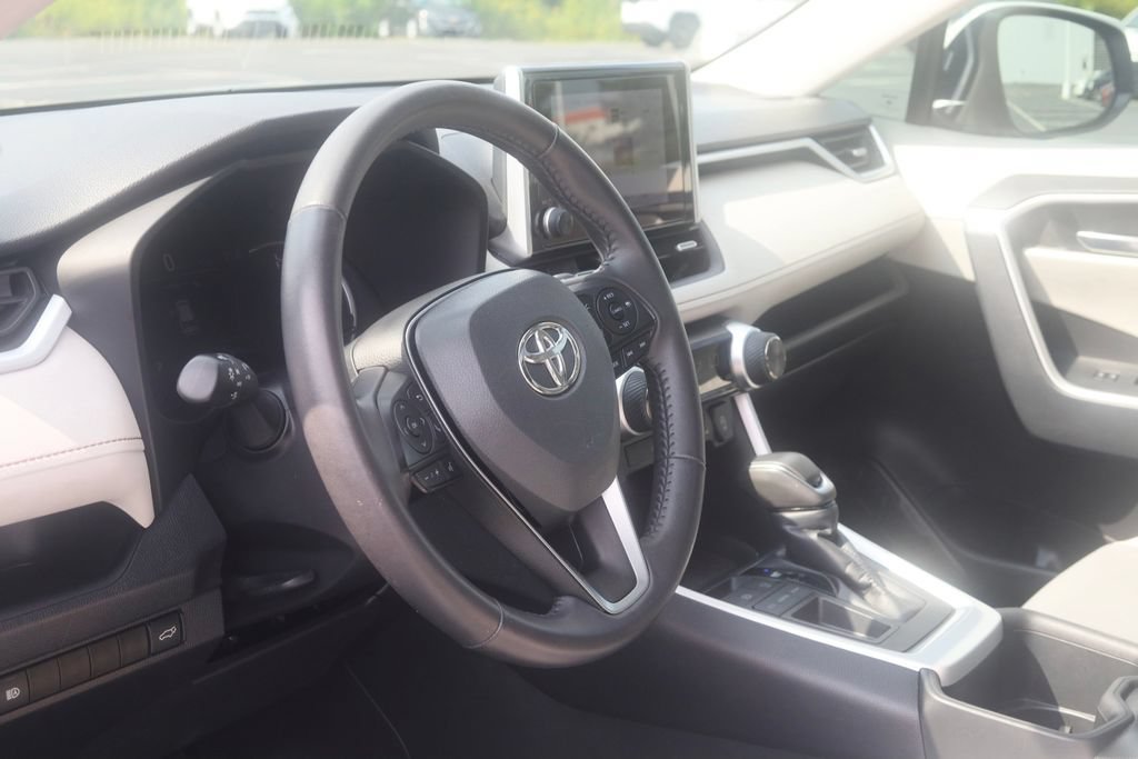 Used 2024 Toyota RAV4 XLE Premium FWD image 15