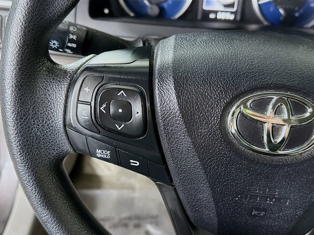 Used 2016 Toyota Camry LE FWD image 19