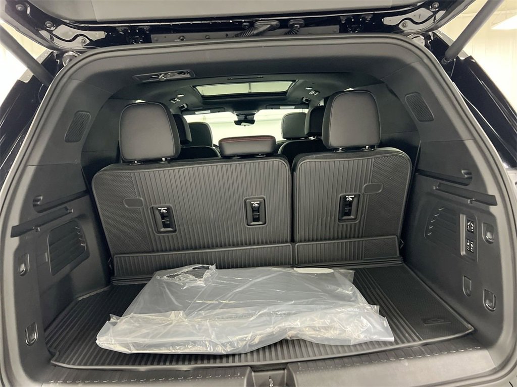 New 2026 Chevrolet Traverse RS w/ LPO, Floor Liner Package image 25