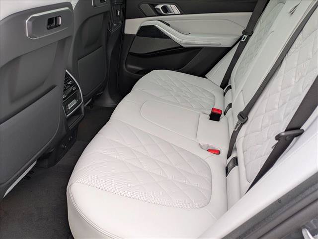 Used 2026 BMW X5 xDrive40i w/ M Sport Package AWD/4WD image 17