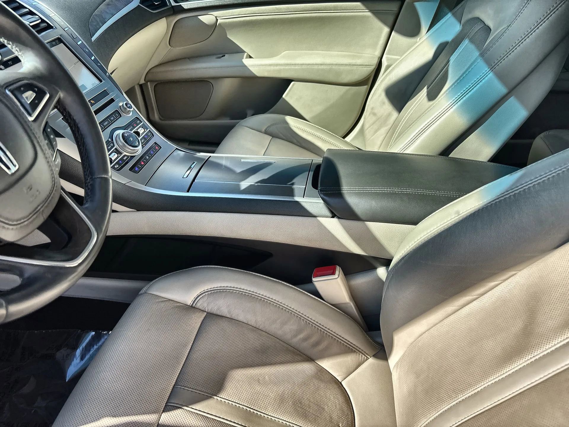 Used 2019 Lincoln MKZ Reserve image 23