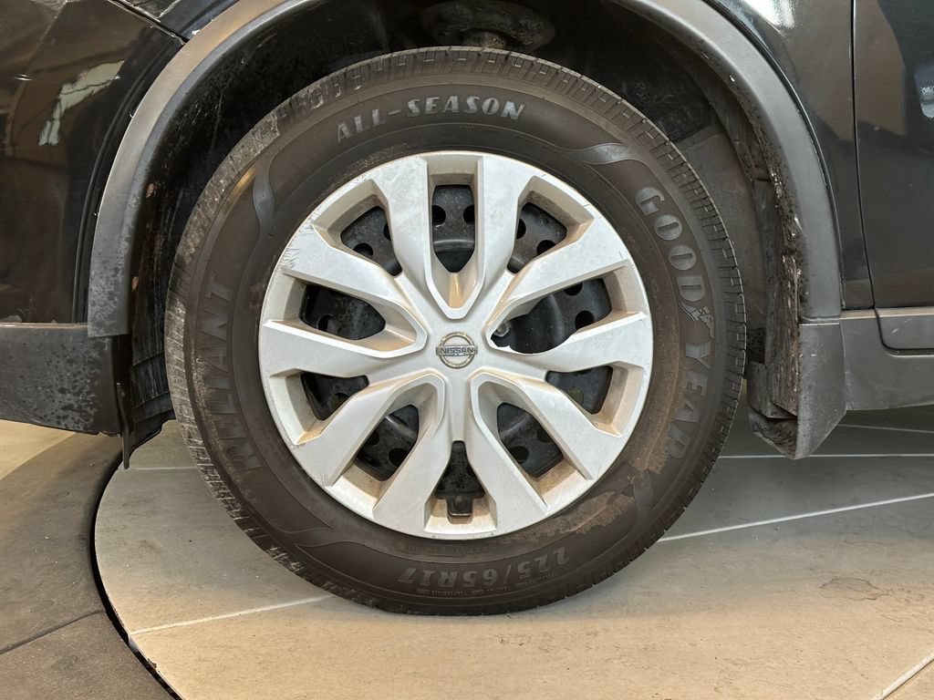 Used 2019 Nissan Rogue S FWD image 25