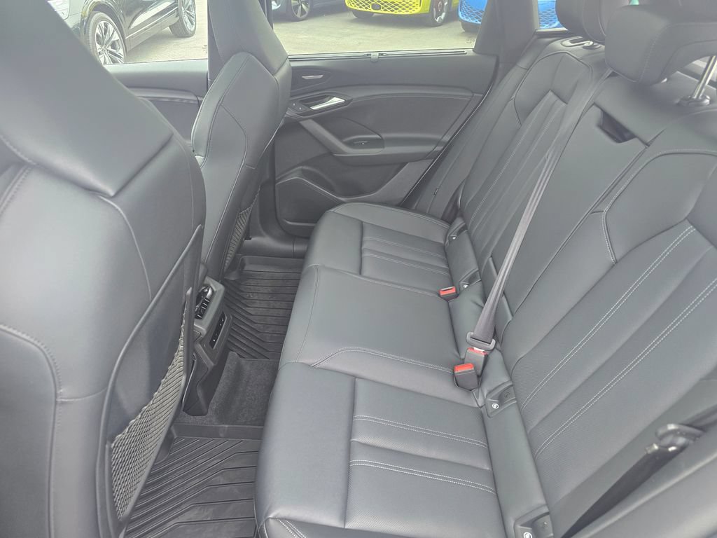 New 2027 Audi SQ6 e-tron Premium Plus AWD/4WD image 15