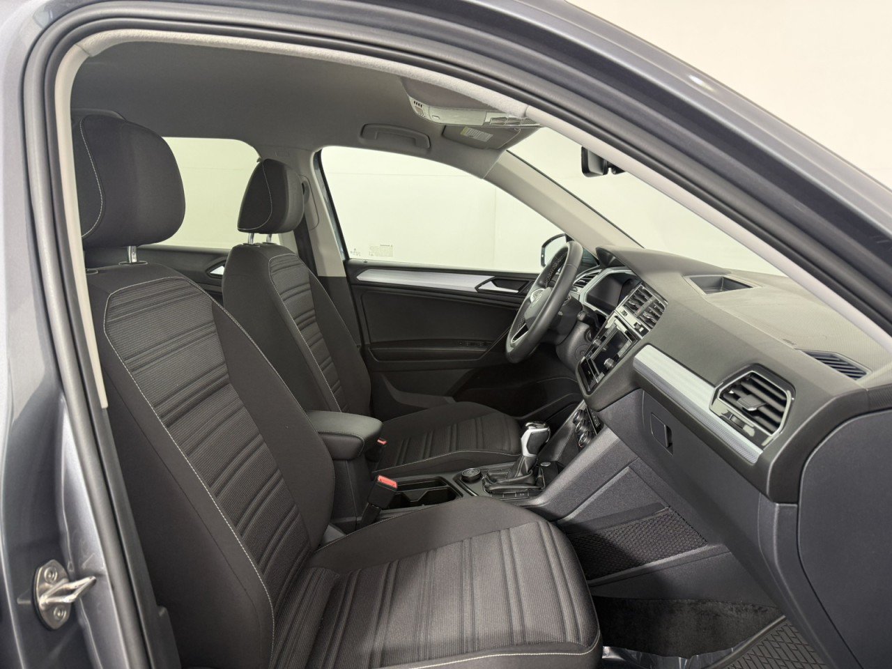 Used 2023 Volkswagen Tiguan S w/ Driver Assistance Package AWD/4WD image 10