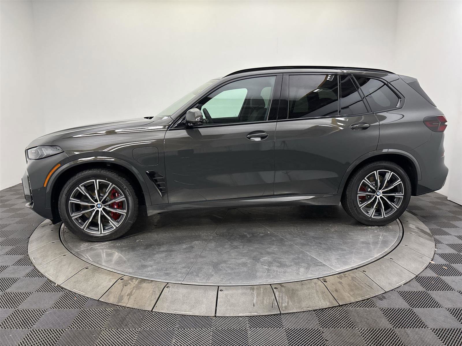 New 2026 BMW X5 xDrive50e AWD/4WD image 16