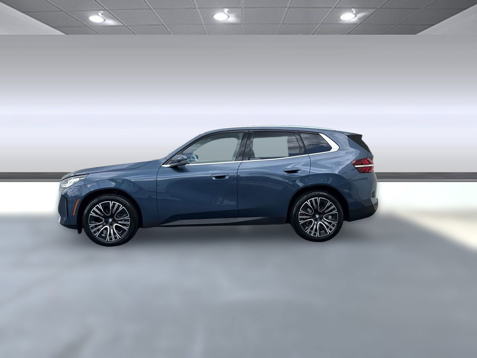 New 2025 BMW X3 xDrive30i w/ Convenience Package image 2