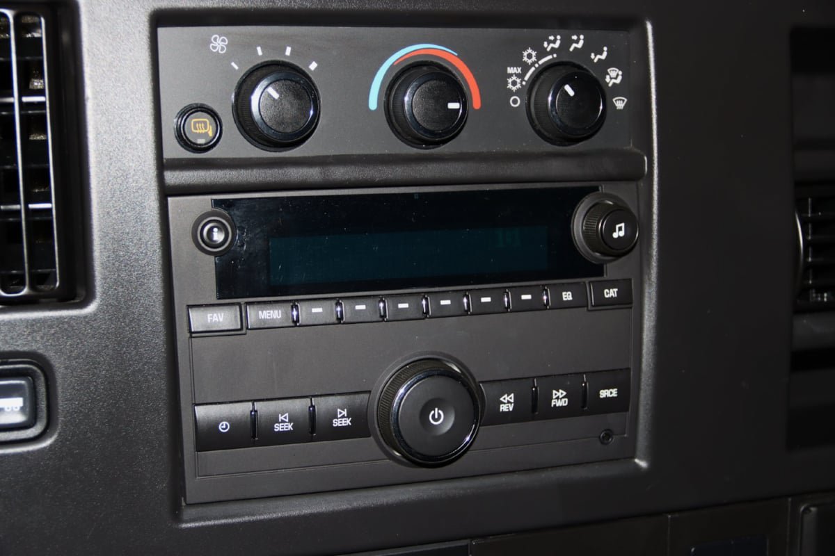 Used 2025 Chevrolet Express 3500 LT w/ LT Preferred Equipment Group RWD image 44